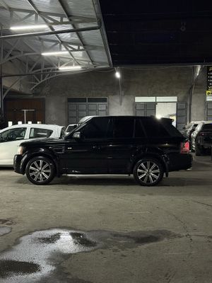 Range Rover 4.4 Sport sotiladi