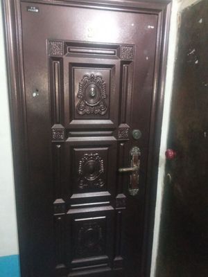 Карши шахри Пахтазор 15-мактаб ёнида 1 хонали квартира тезда сотилади