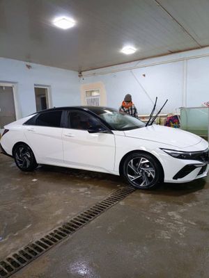 Hundai Elantra 2023