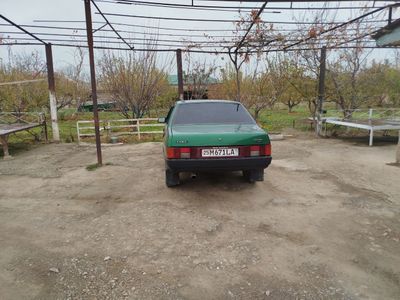 Машина яхщи холда мотор каробкасида муаммо йок салонлариям яхщи холатд