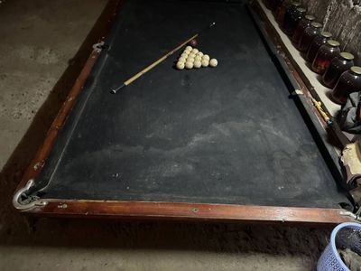 Billiard stol sotiladi