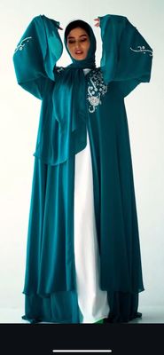 Abaya sotiladi