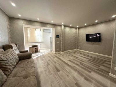 Массив Эльбек Канадская школа 2-комн 2/4 55 м² евроремонт меб/тех