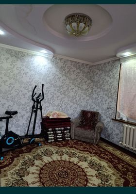Ижарага Яккасарой туманида уй студентларга