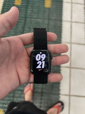 iWatch se 40mm 32gb