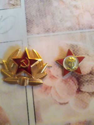 Продам два советских значка