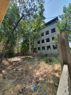 СрочноПродается нежилое здание 1200 квадрат 8 соток земли учтепа ватан