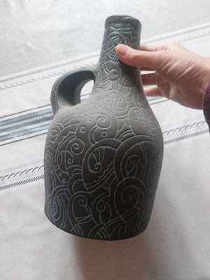 Глиняной большой кувшин