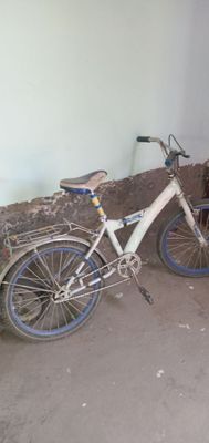 Velosiped sotiladi.
