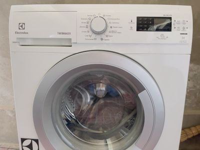 Kiryuvish mashinasi Elektralux(zapchastga)