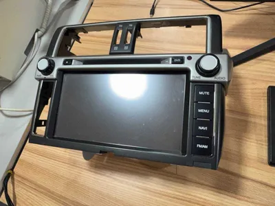 Монитор на Toyota Land Cruser prado 150