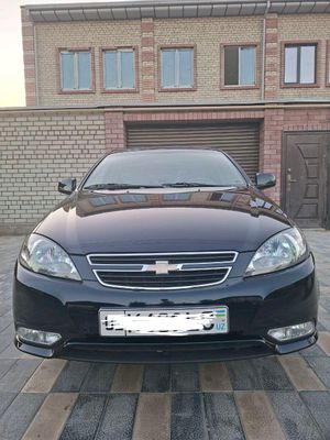 продам авто Шевроле жентра новое.