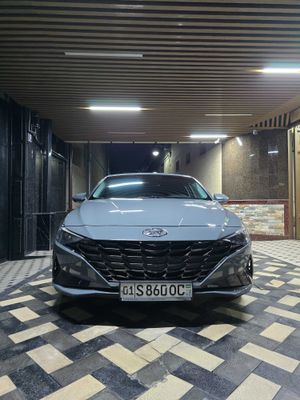 Hyundai Elantra 2022 год