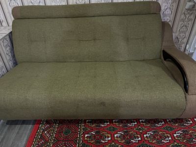 Уголок мебель сотилади