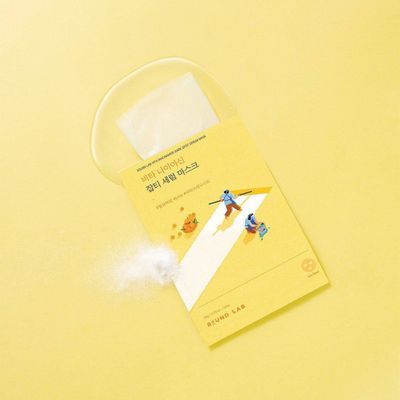 Осветляющая маска Round Lab Vita Niacinamide Dark Spot Serum Mask