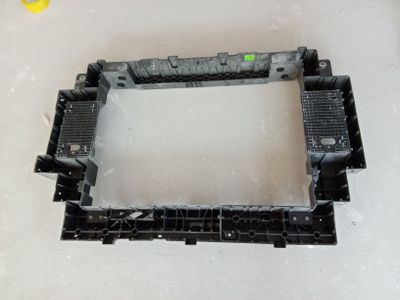 Dong Fang IP 008 suv idishi ramkasi.