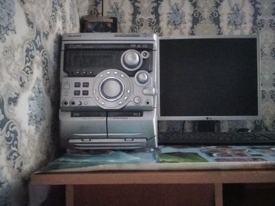 Продаётся музыкальный центр