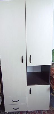 Шкаф высота 85* глубина 47* ширина 80в отличном состоянии