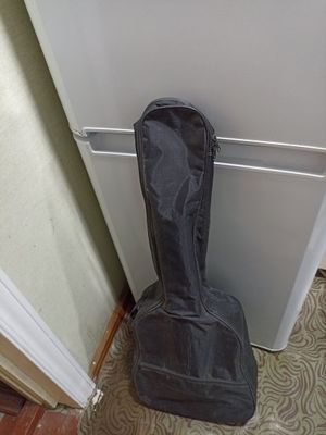 Gitara б/у sotiladi