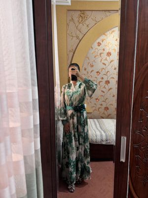 Платья