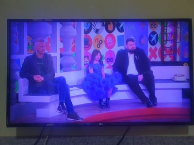 Продаётся телевизор- LG UHD TV (108см./43