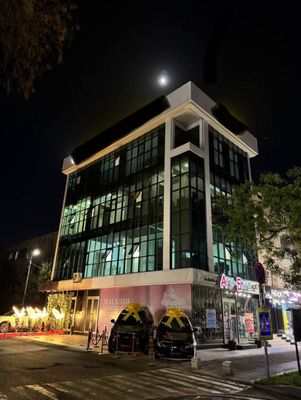 Oybek metroda Office arenda. Bez makler