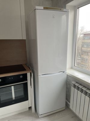 INDESIT xaladelnik