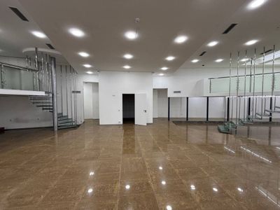 Нежилое помещение , ориентир Площадь Хамида Алимджана , 346м2.