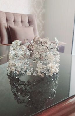 Diadema kelinlar uchun