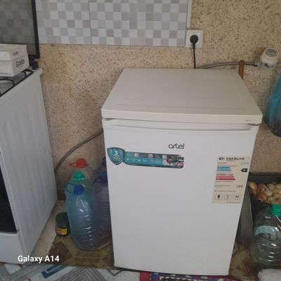 Продается холодилник срочно .