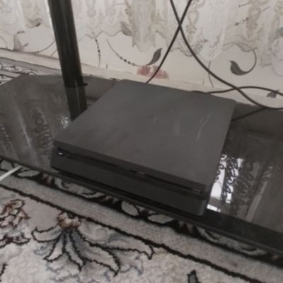 Ps4 slim 1 tb 9.00 versiya 4ta jostik