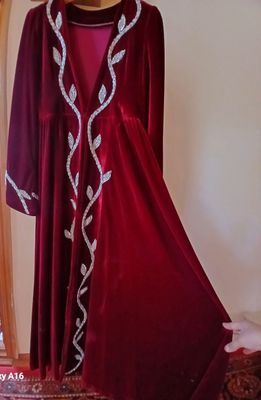 Ayollar kiyimlari