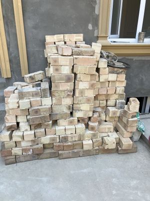 Цена за всё.Новые жженые керпичи в количестве 500 штук.