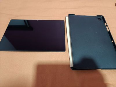 Samsung Galaxy Tab 8A yangi srochni sotiladi holati ideal