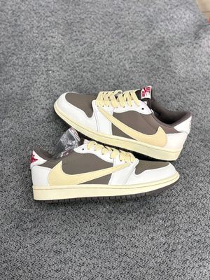 Nike trav