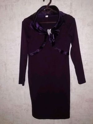 Платье с длинными рукавами