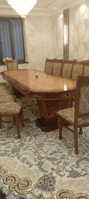Мебел стол и стулья