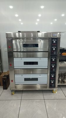Подовая печь для выпечки. Газовая, 3-х уровневая.