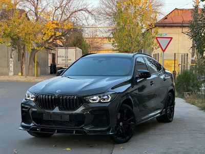 BMW X6 M50I год 2022