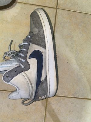 NIKE