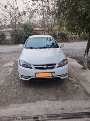 Jentra { lacetti} 2012 yil motor karopka a'lo darajada