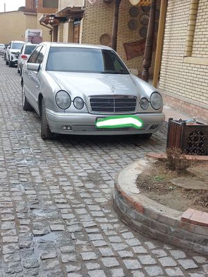 Продам Mercedes-Benz E200