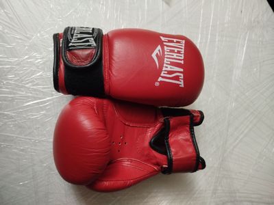 Перчатки для занятий спортом.
