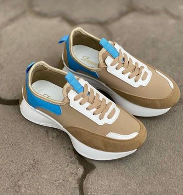 👟 Oq-bej ayollar krossovkasi – orginal