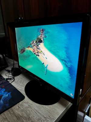 LED монитор Samsung S22C300B — 21.5"