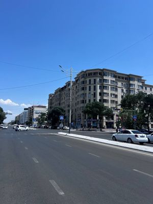 Сдаётся двухкомнатная квартира со всеми удобствами в центре города.