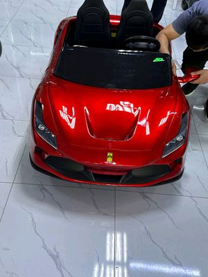 Bolalar uchun moshina ferrari