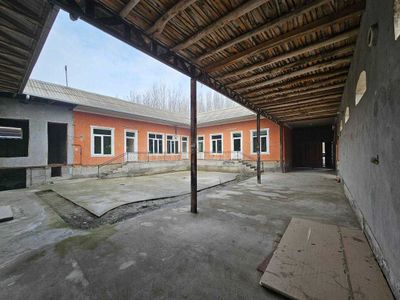 Дангара центр худудида уй сотилади!