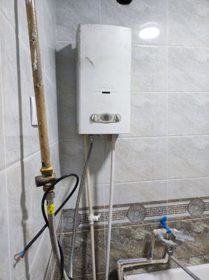 Продам фирмы Нева рабочую газовую колонку