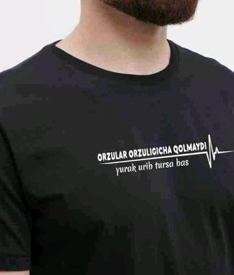 trend yozuvli fudbolka